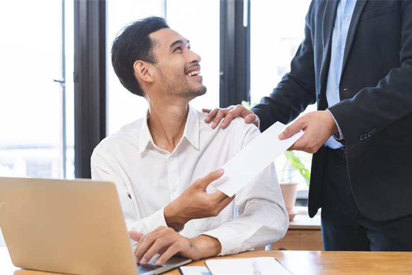 employee reward gift card winter sales